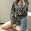 Load image into Gallery viewer, Long Sleeves Cropped Daisy Floral Print Blouse In Black