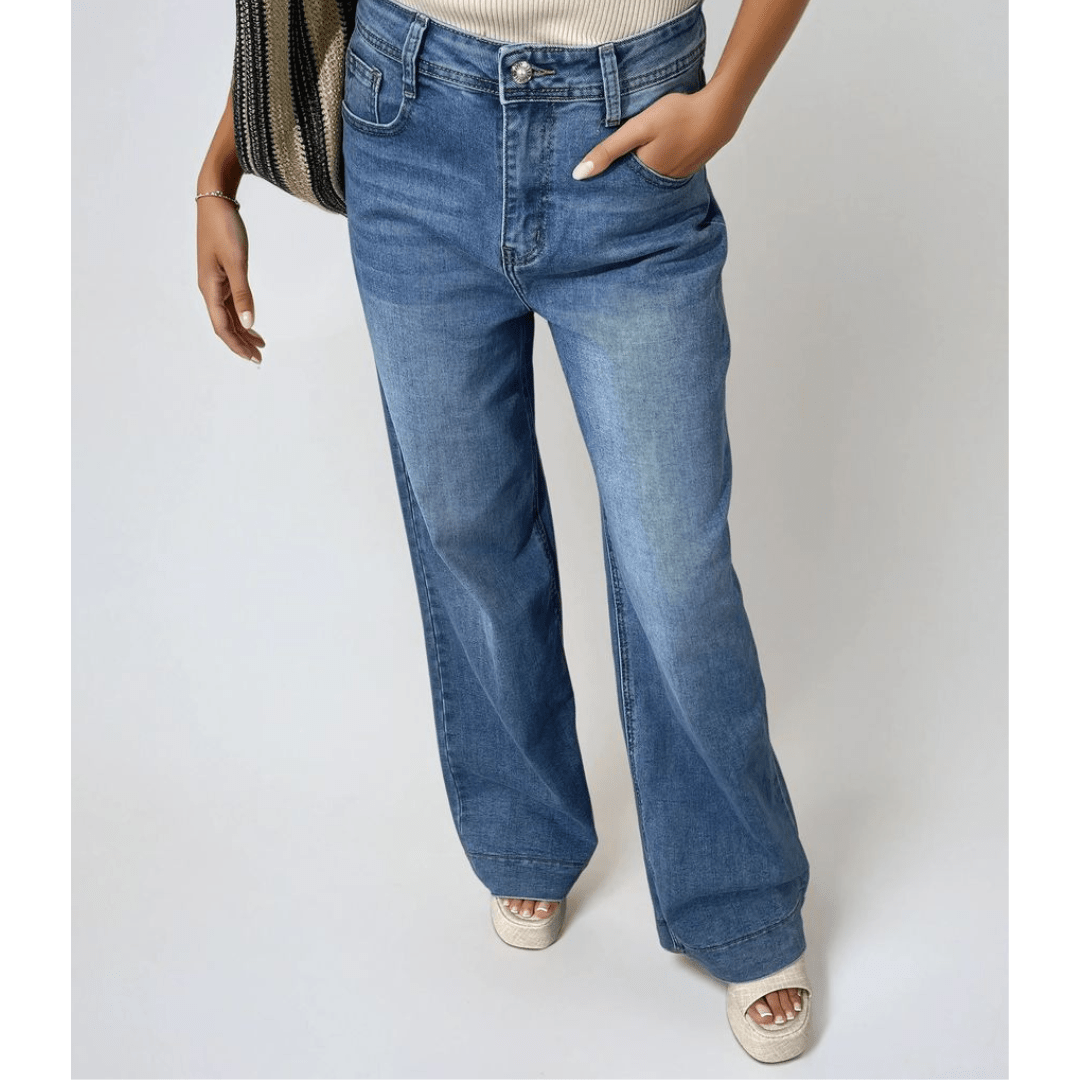 Shop women’s trousers.  Fast UK delivery from Miola.