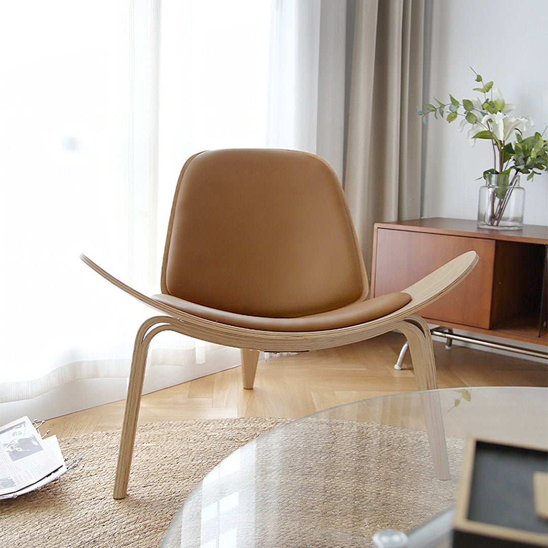 Hans Wegner CH07 Shell Chair, White & Oak - Miola