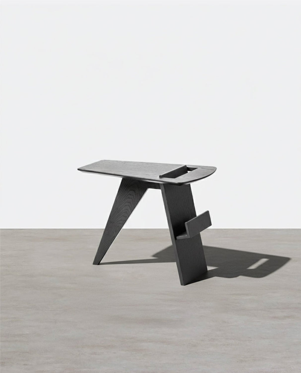 Pallas Side Table, With Magazine Rack - Miola