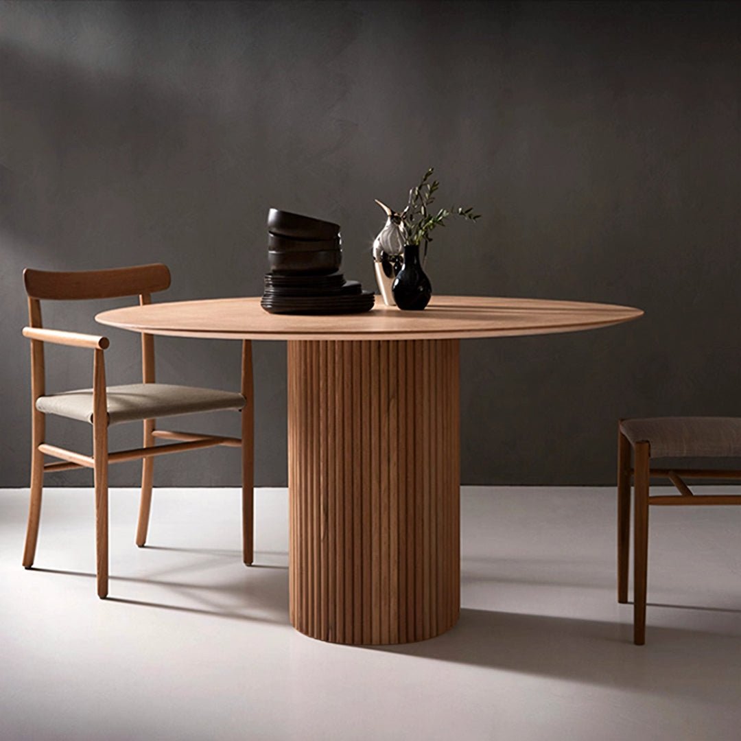 Ivar Round Dining Table, Oak Or Walnut - Miola