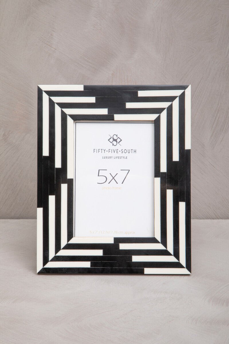 Donato 5In X 7In Black And White Stripe Photo Frame - Miola