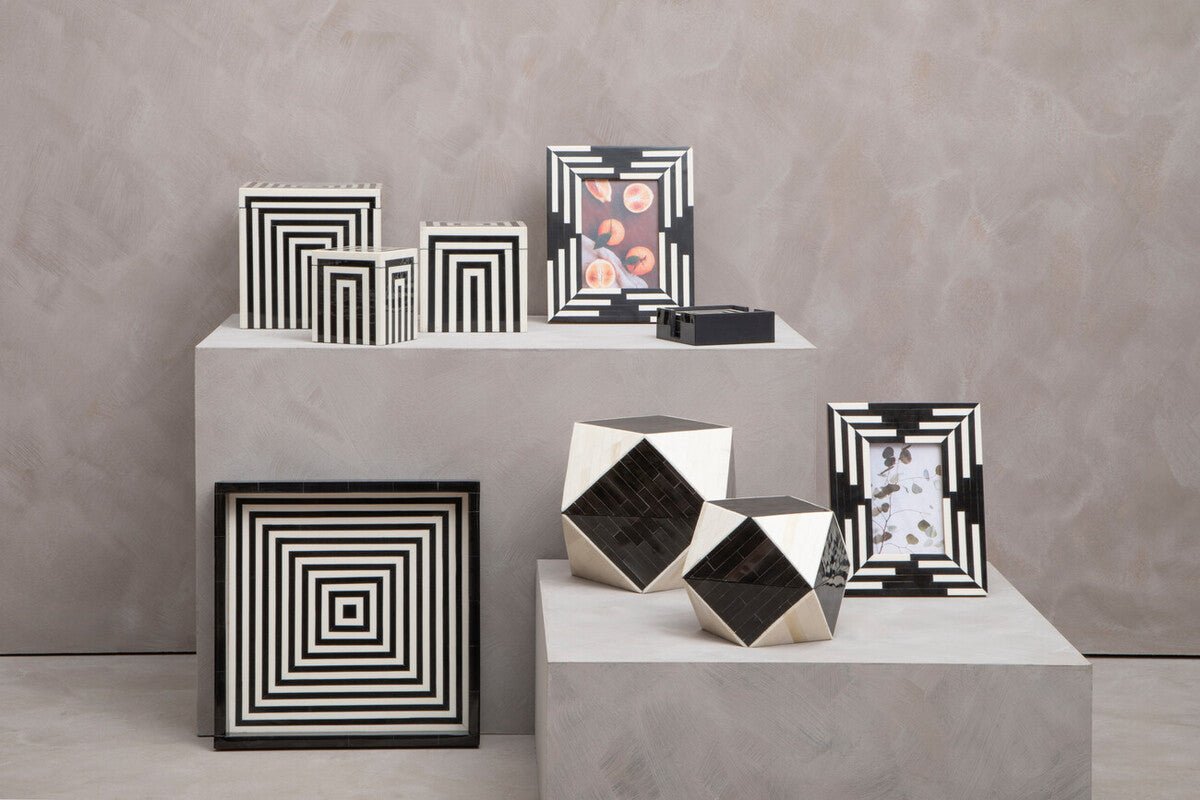 Donato 5In X 7In Black And White Stripe Photo Frame - Miola