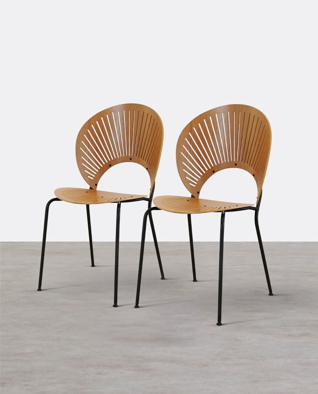 A Set of 2 Conker Dining Chair, Solid Wood - Miola