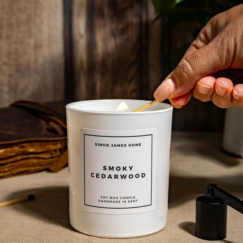 Smoky Cedarwood Candle - Miola