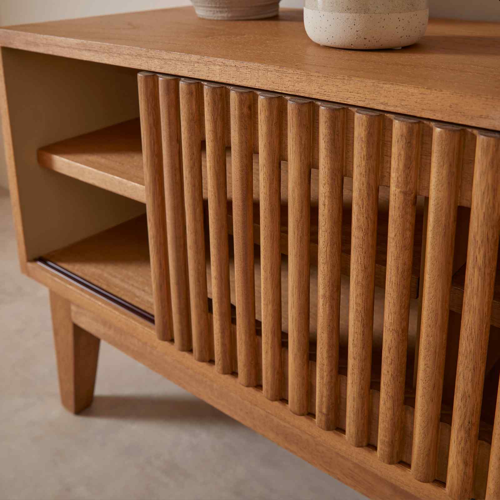 Melia Media Unit with Sliding Doors - Miola