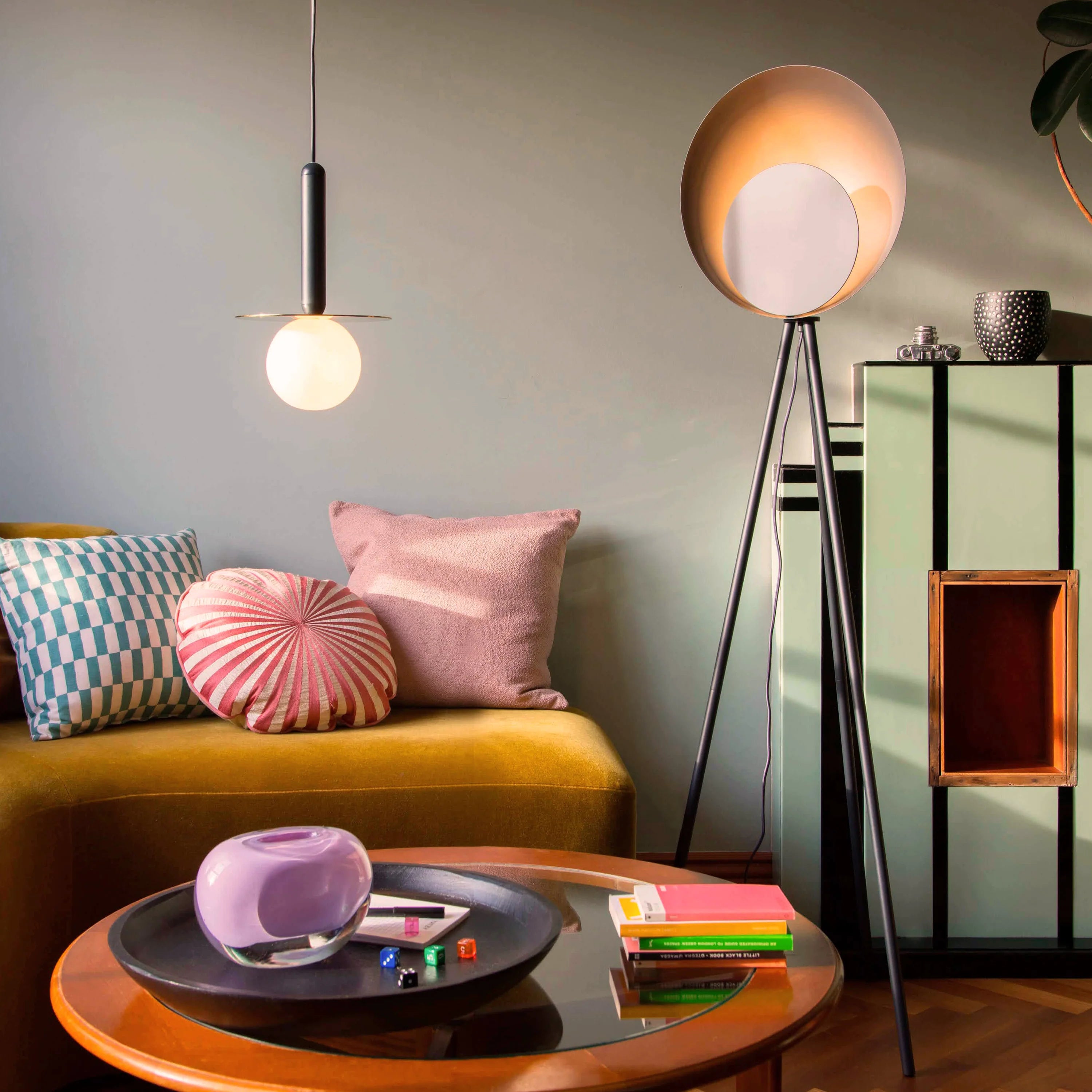 Brass disk pendant ceiling light - Miola