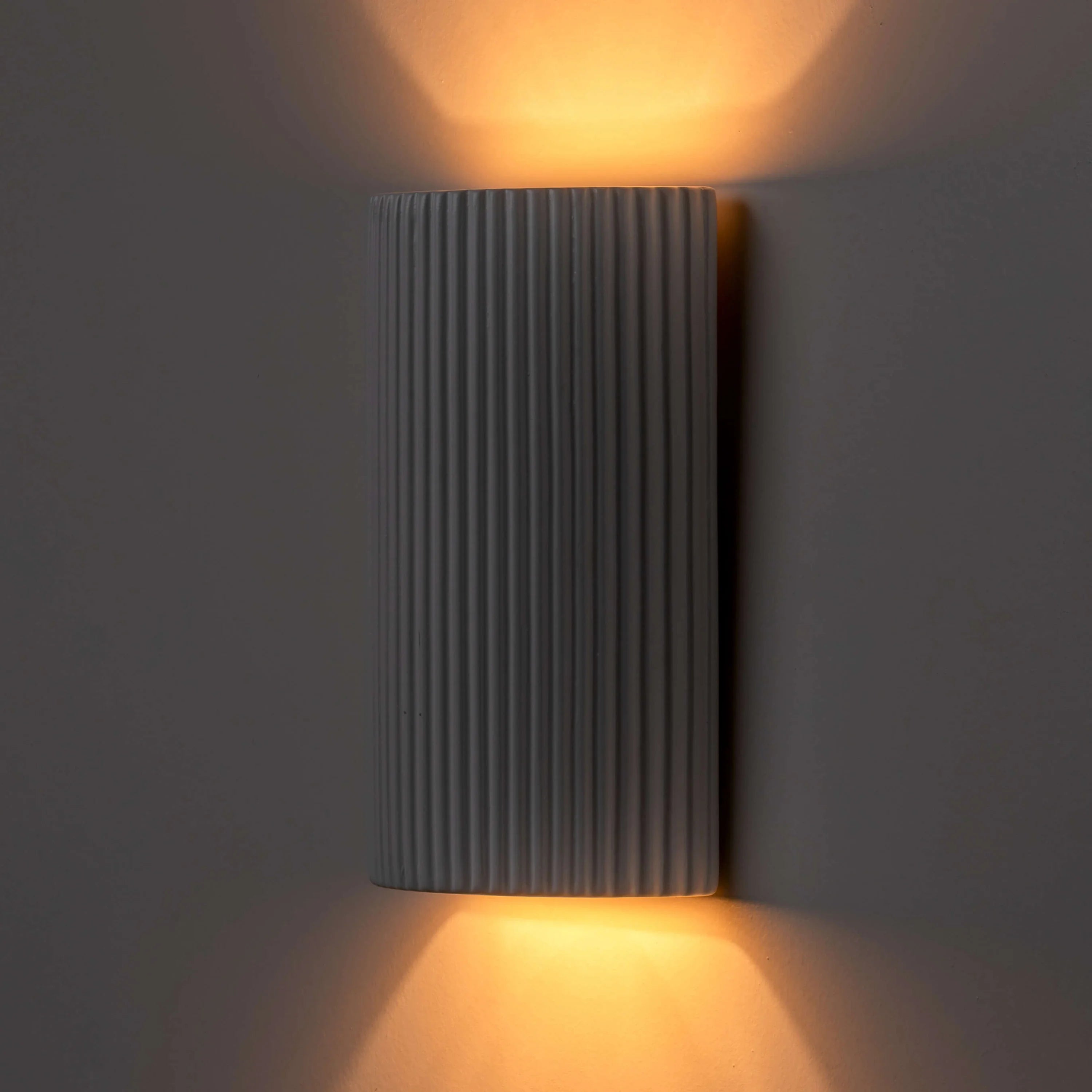 White ribbed ceramic wall light - Miola