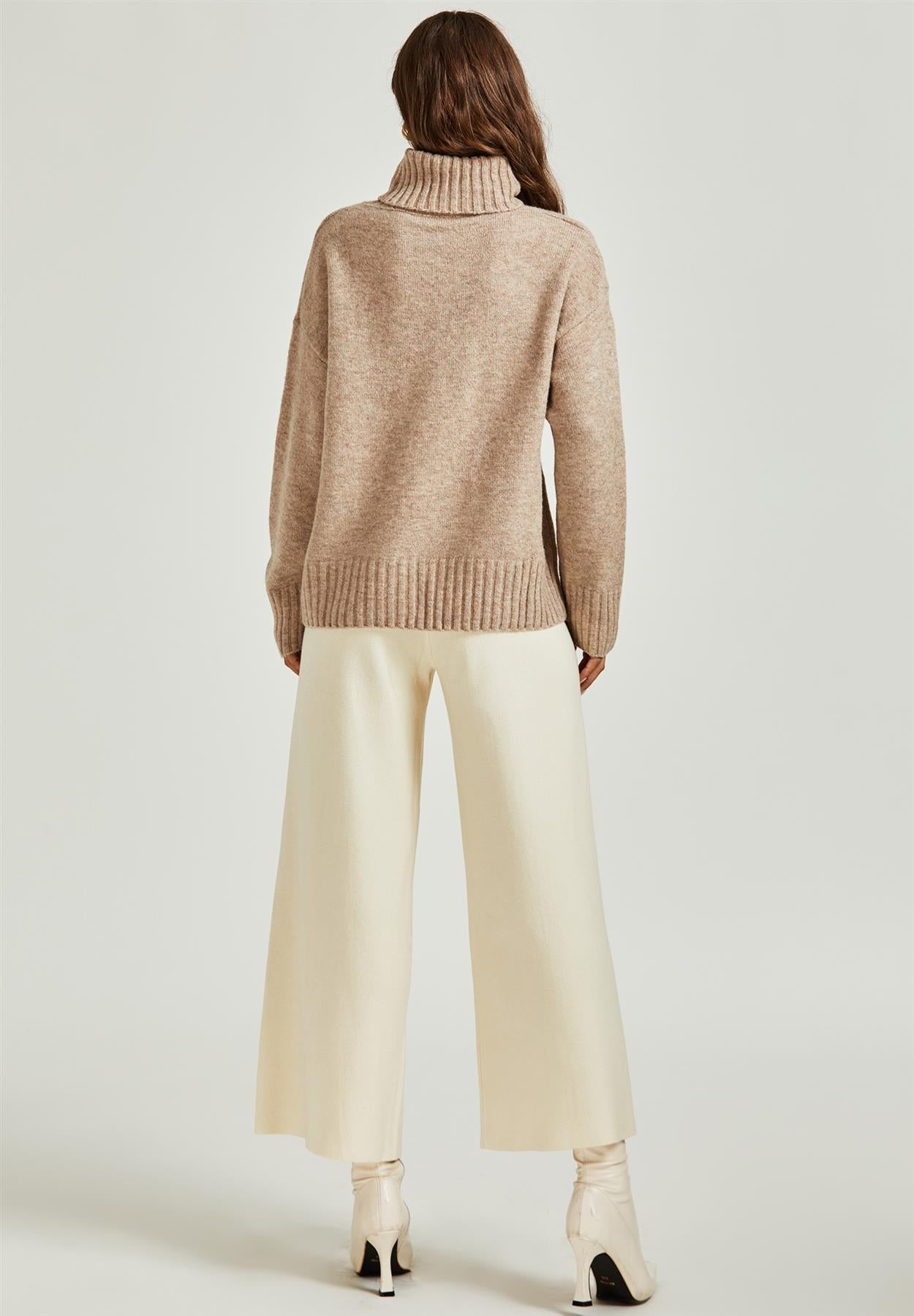 Jumper Top with High Neck in Cream - Miola