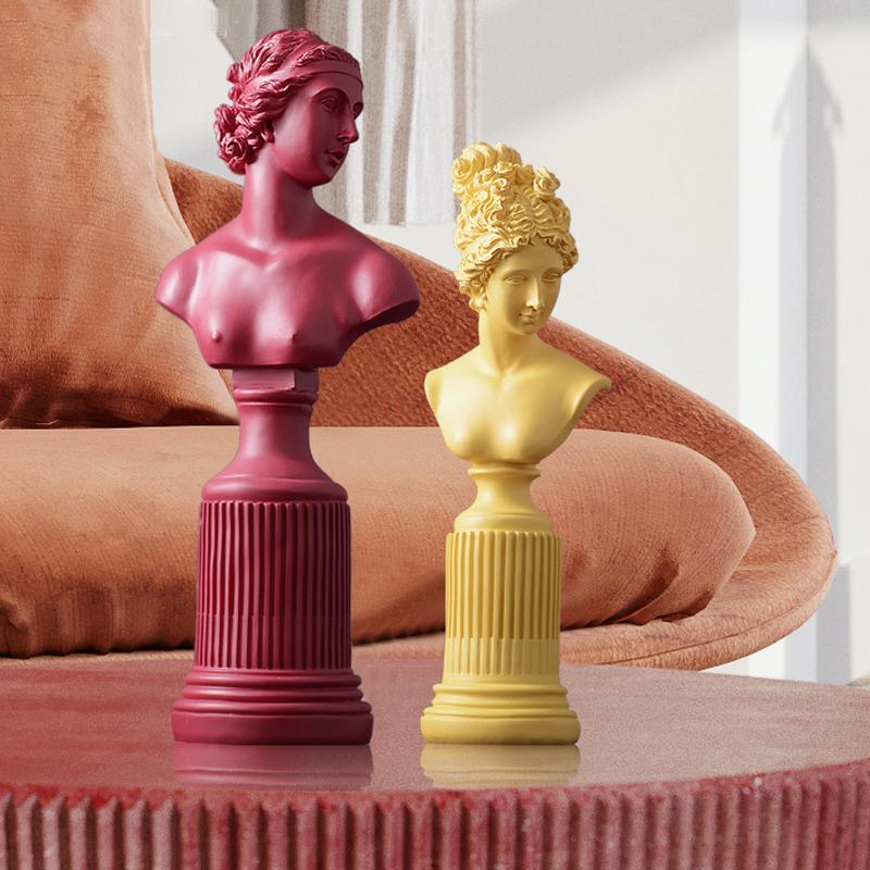 Decoration: A Set Of Three Sculpture - Miola