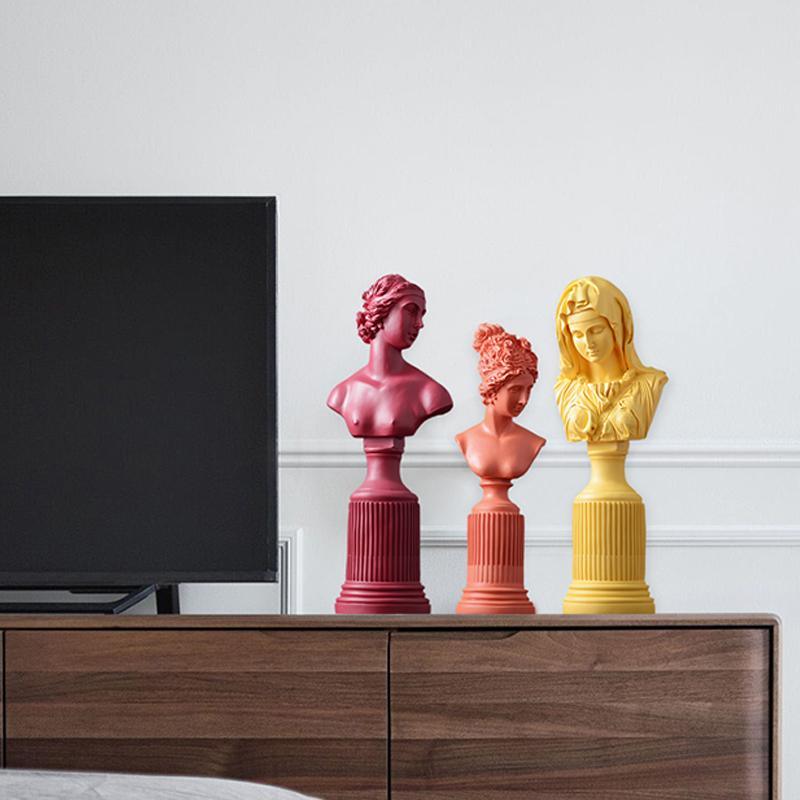 Decoration: A Set Of Three Sculpture - Miola