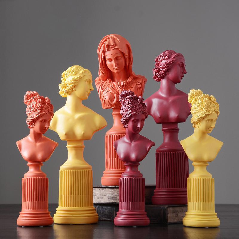 Decoration: A Set Of Three Sculpture - Miola