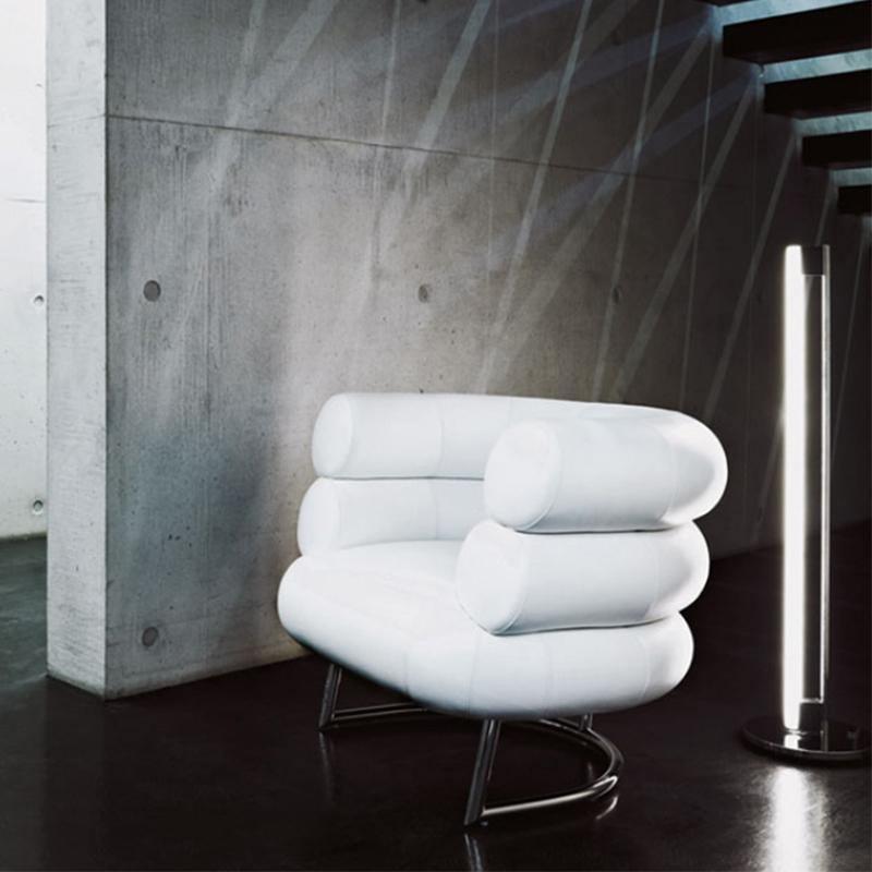 Demure Armchair, Velvet - Miola
