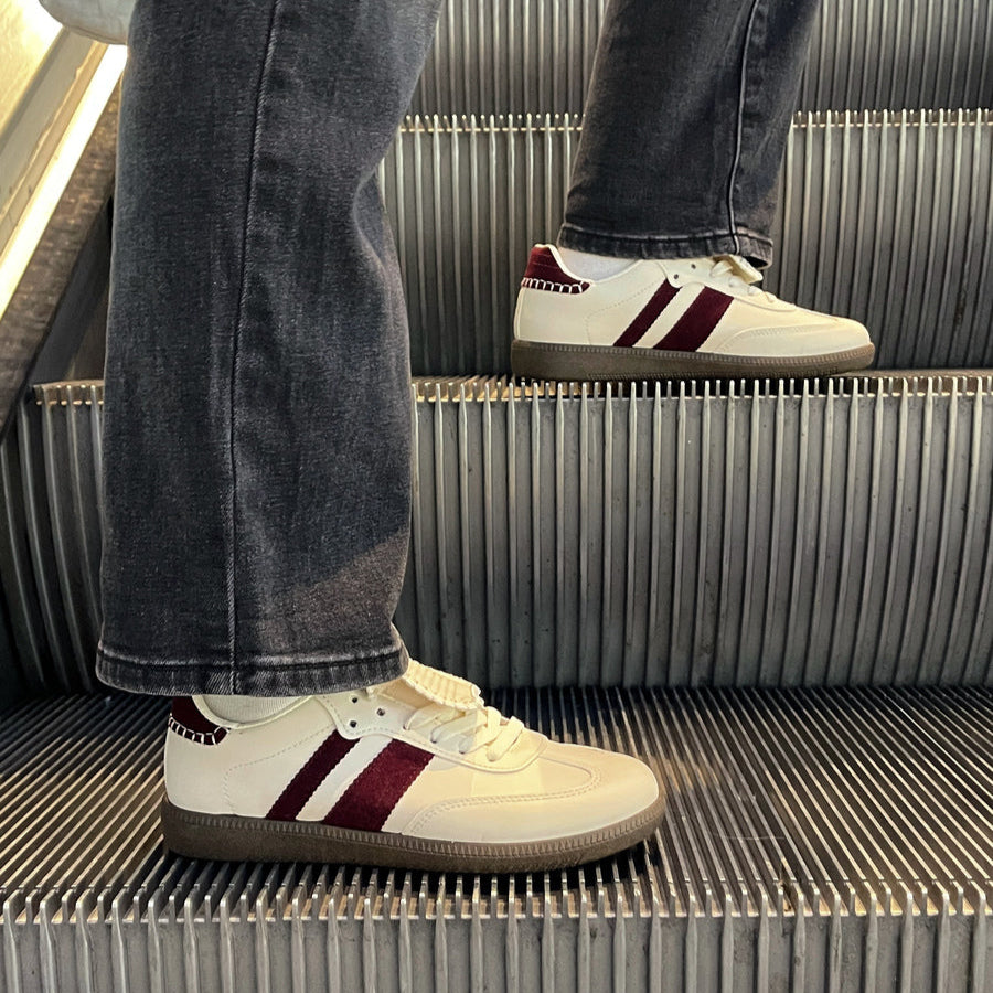 Lace-Up Flip Tongue Round Toe Trainers