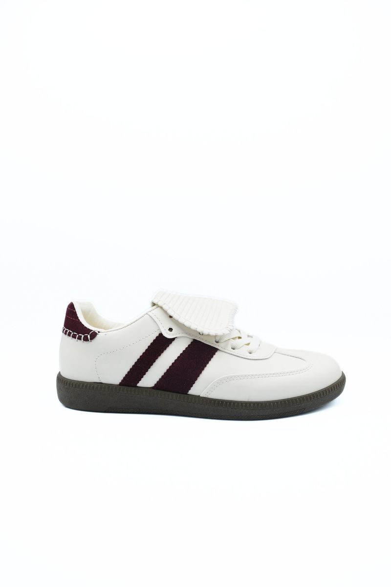 Lace-Up Flip Tongue Round Toe Trainers