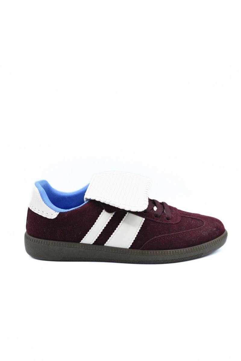 Lace-Up Flip Tongue Round Toe Trainers
