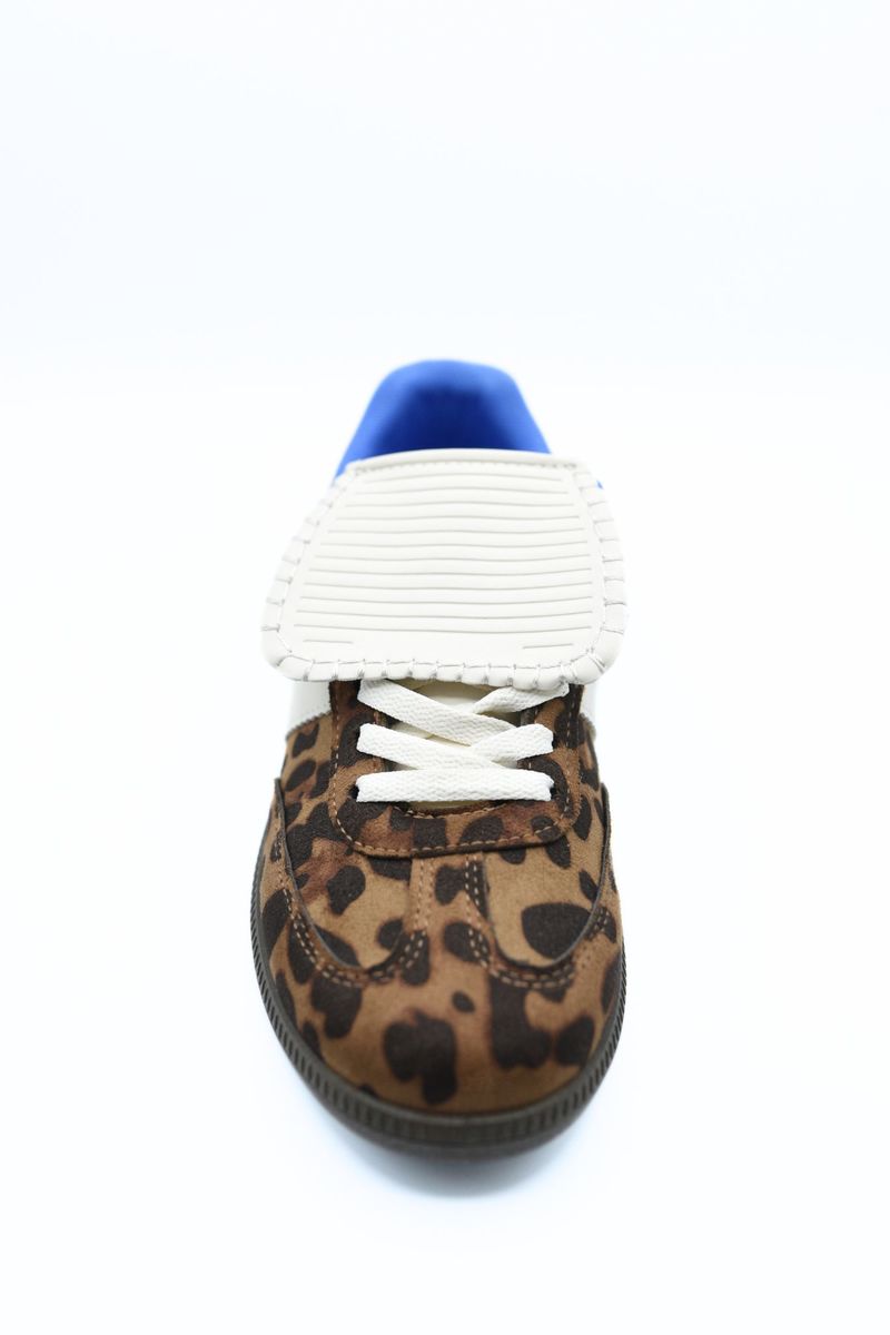 Lace-Up Flip Tongue Round Toe Trainers