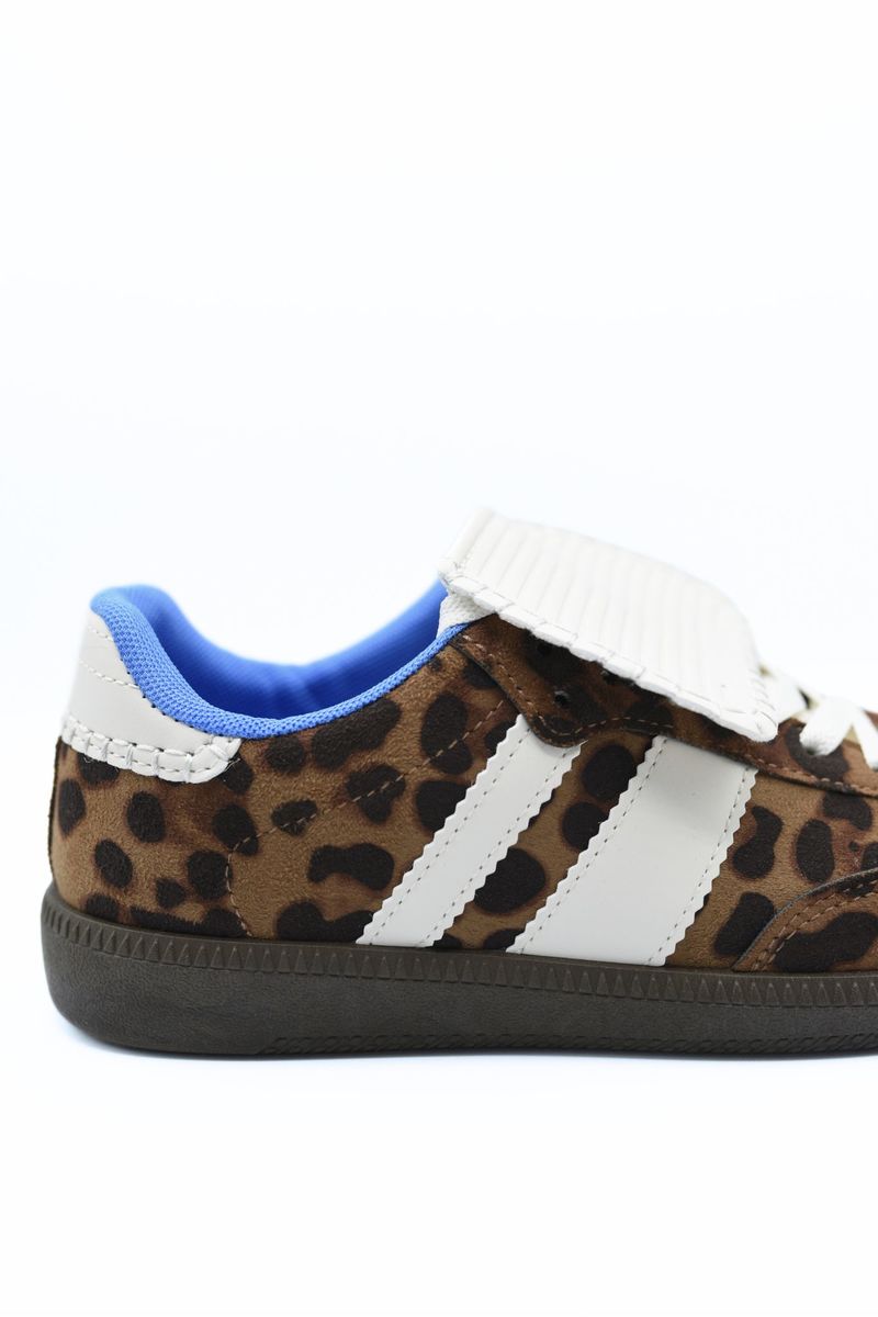 Lace-Up Flip Tongue Round Toe Trainers