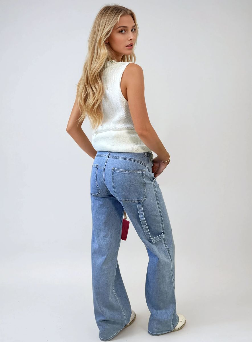 Loose Straight Leg Jeans
