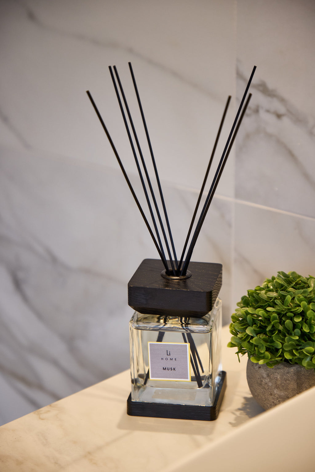 Luxury Square Diffuser - Musk - Miola
