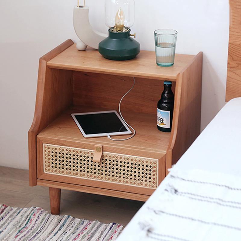 Pavia Side Table, Bedside Table, Oak - Miola