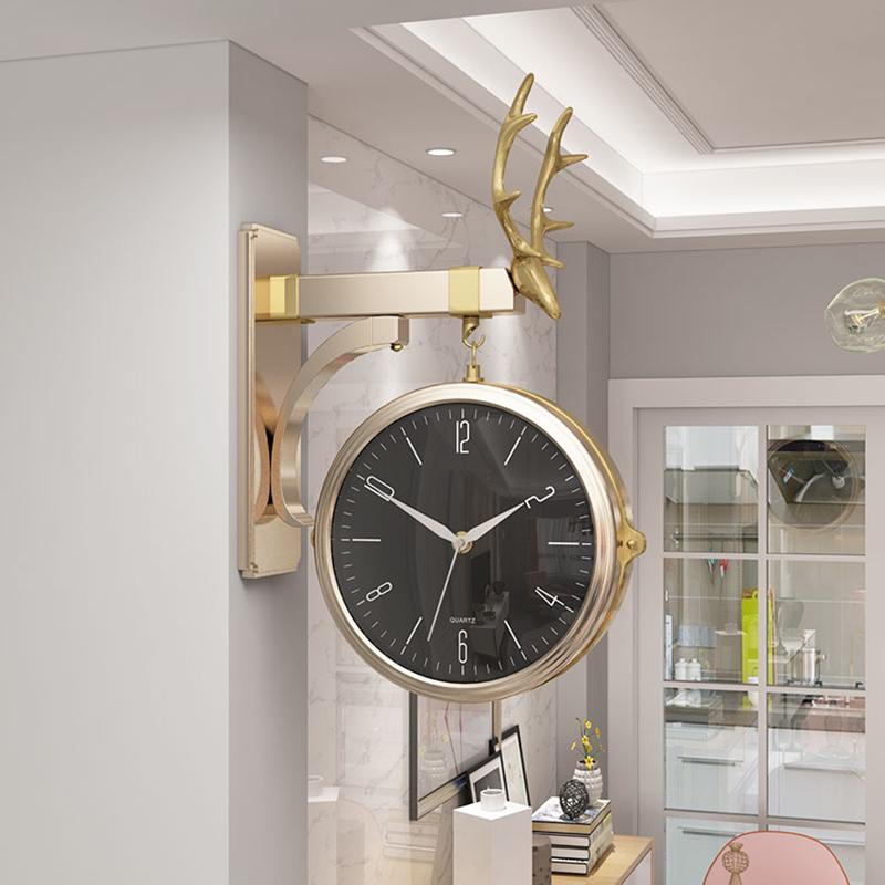 The Alley Clock, Gold Or Sliver - Miola