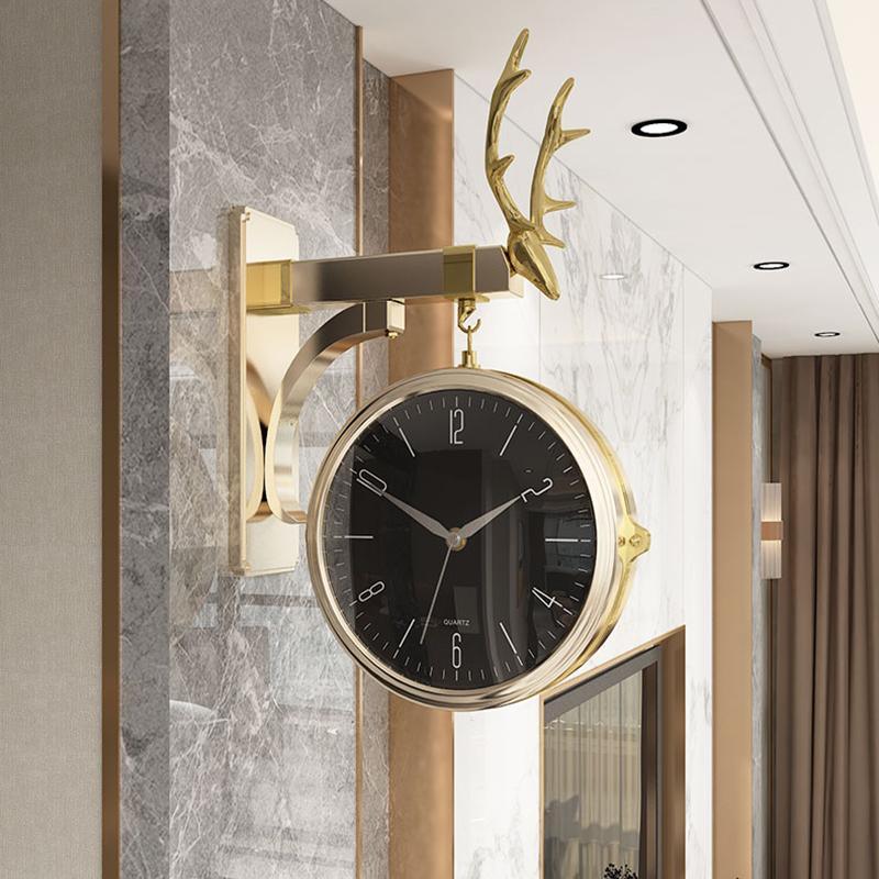The Alley Clock, Gold Or Sliver - Miola