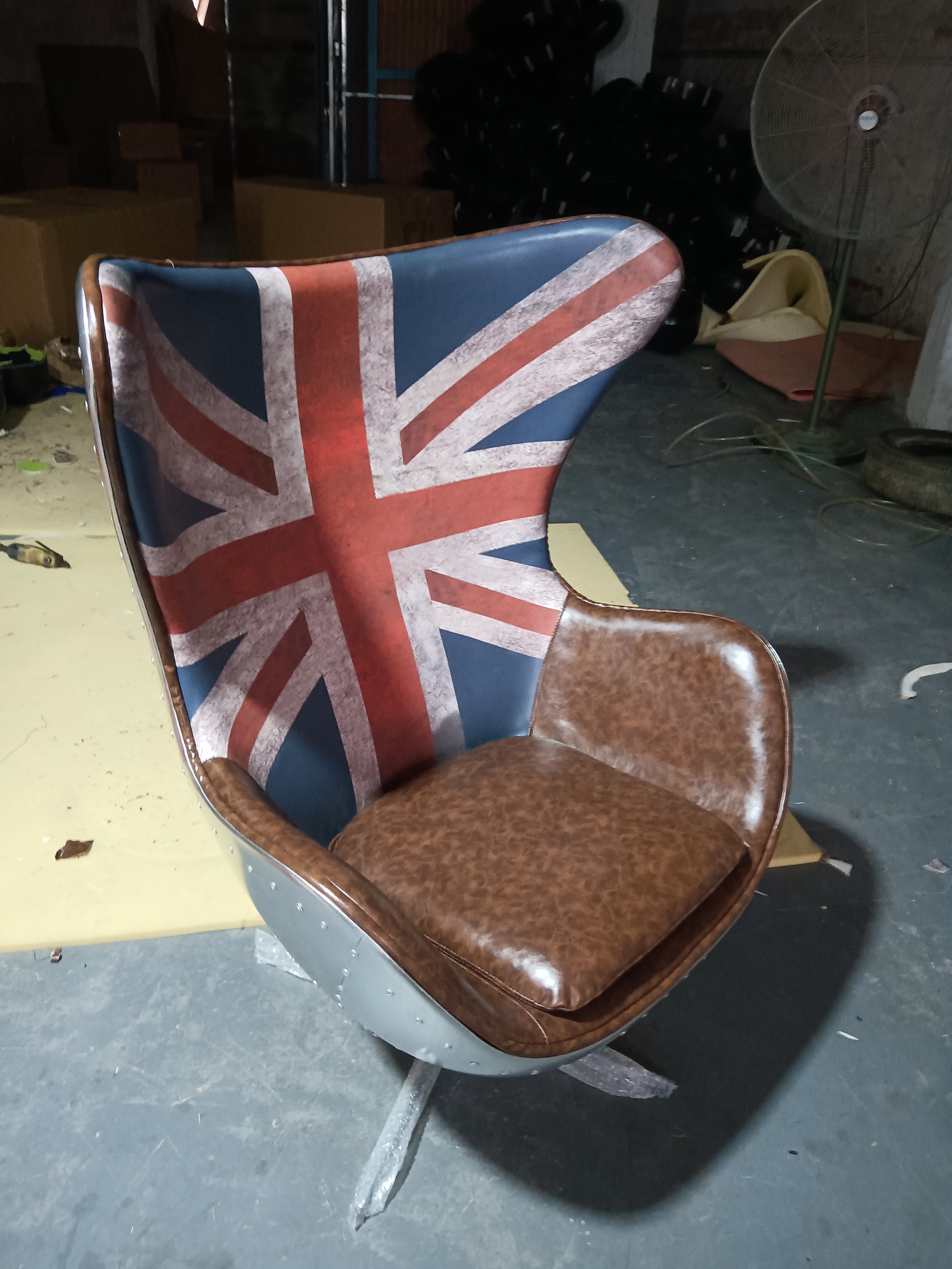 Aviator Office Chair, Aluminium Shell - Miola